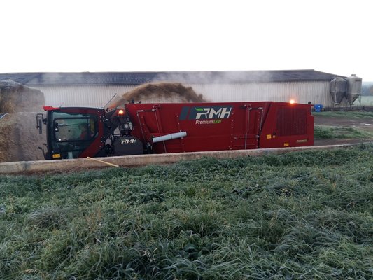 Mélangeuse automotrice
                                                    RMH
                                                    PREMIUM 18