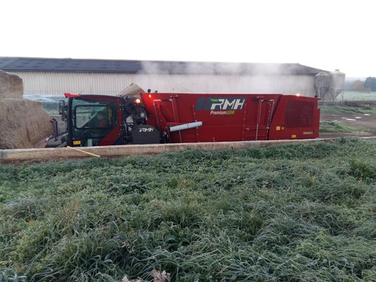 Mélangeuse automotrice
                                                    RMH
                                                    PREMIUM 18